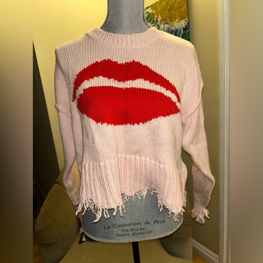 💋NWT NEW WILDFOX PINK RED LIPS DISTRESSED CHUNKY KNIT SWEATER 🤎